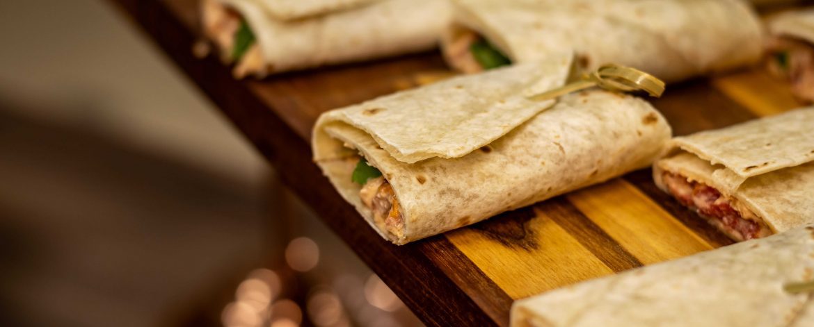 Experiência-gastronômica (3) Mesa com burritos expostos